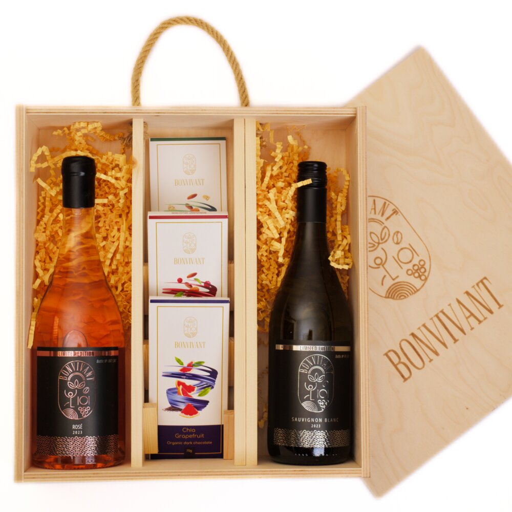  LIMITED EDITION BONVIVANT "ROZE"  и LIMITED EDITION BONVIVANT "SAUVIGNON BLANC" в комплект с три вида Био Веган шоколад BONVIVANT в уникална дървена кутия